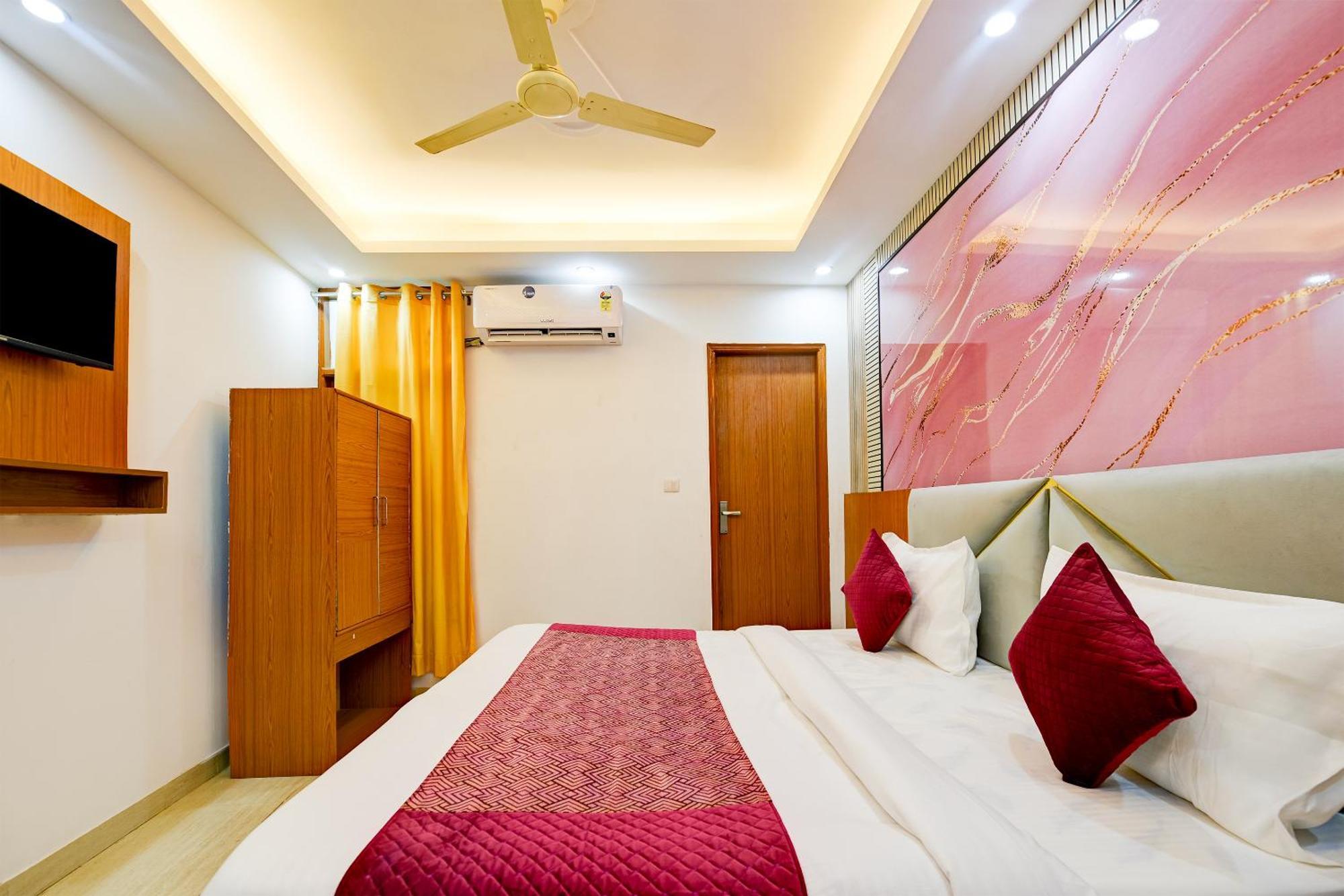 Airport Hotel Kiara - New Delhi Airport 외부 사진