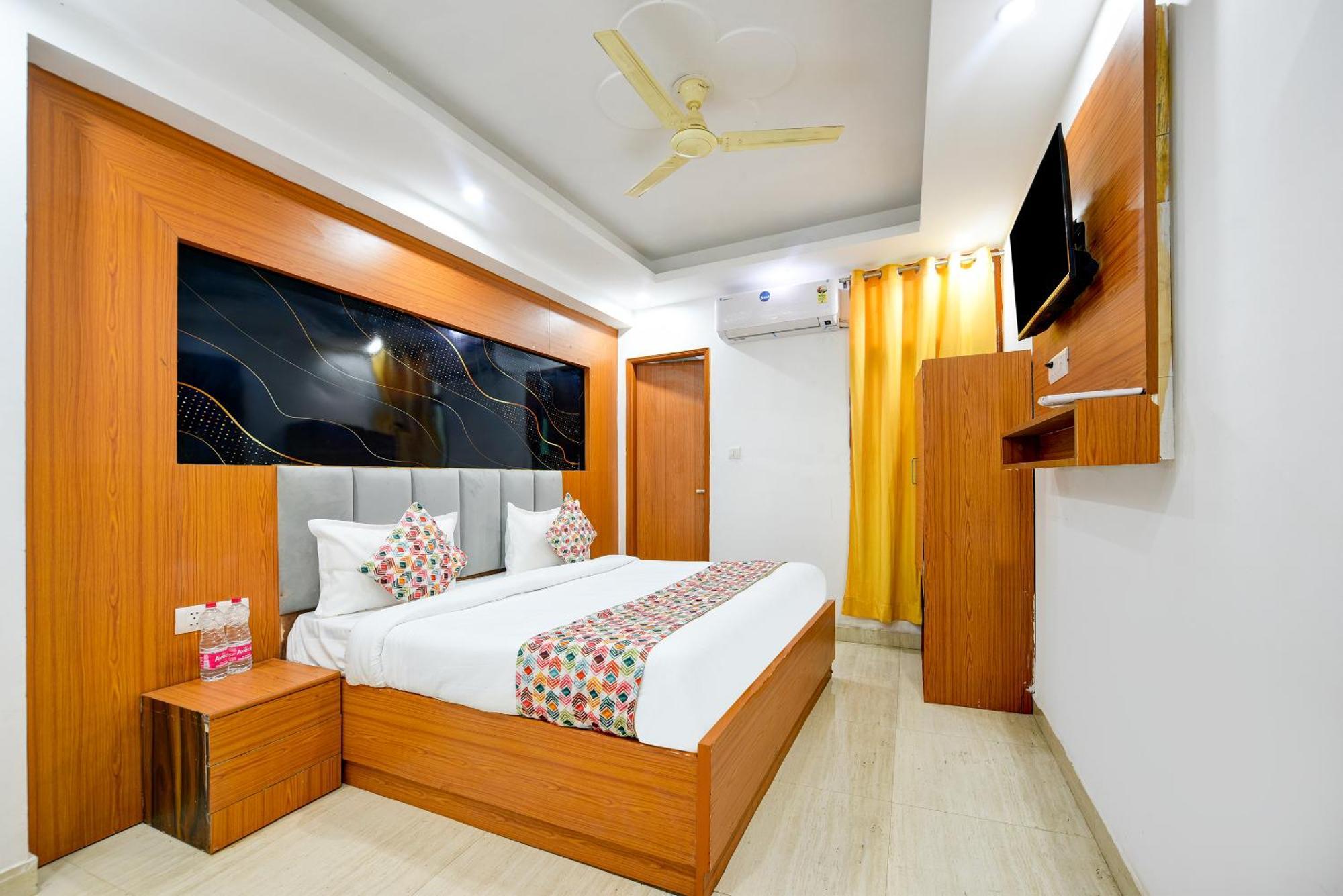 Airport Hotel Kiara - New Delhi Airport 외부 사진