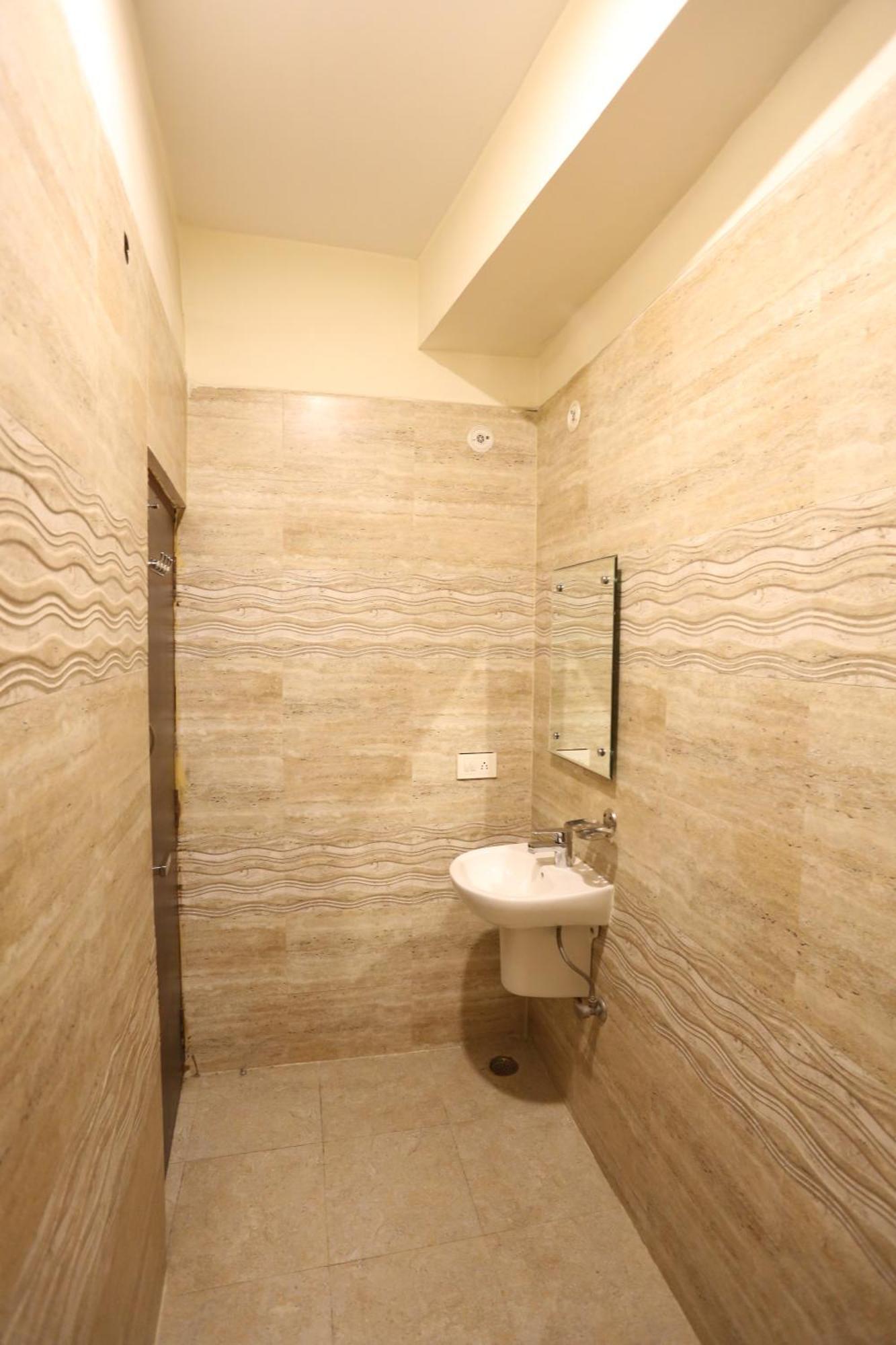 Airport Hotel Kiara - New Delhi Airport 외부 사진