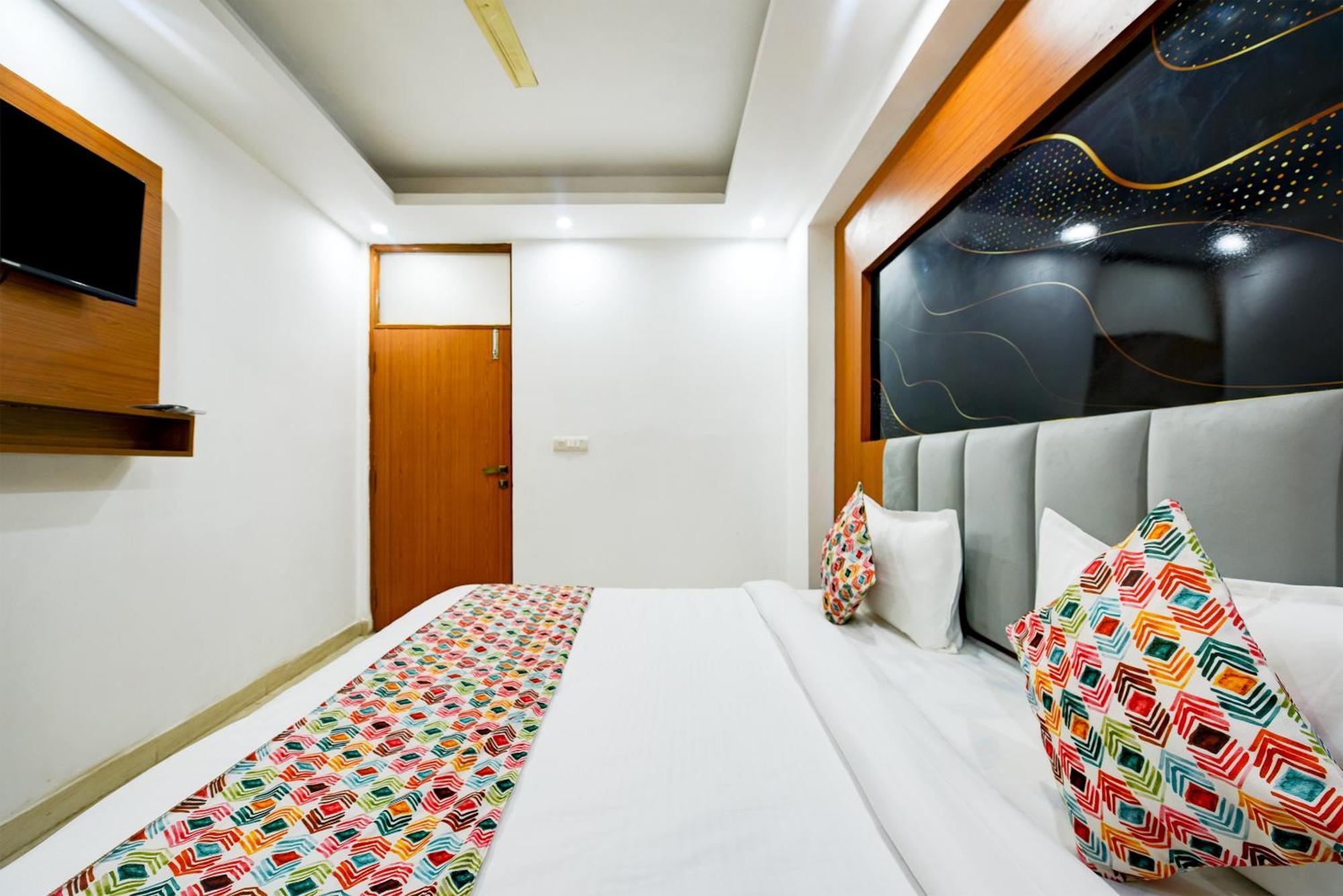 Airport Hotel Kiara - New Delhi Airport 외부 사진