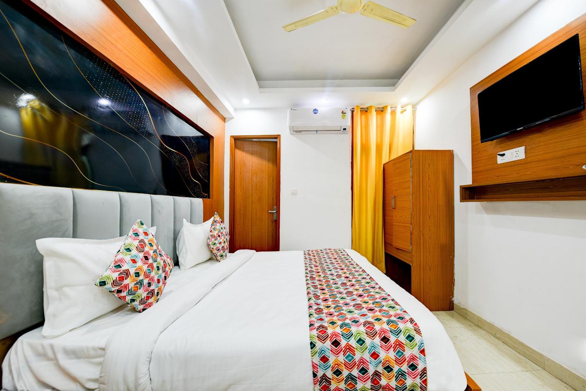 Airport Hotel Kiara - New Delhi Airport 외부 사진