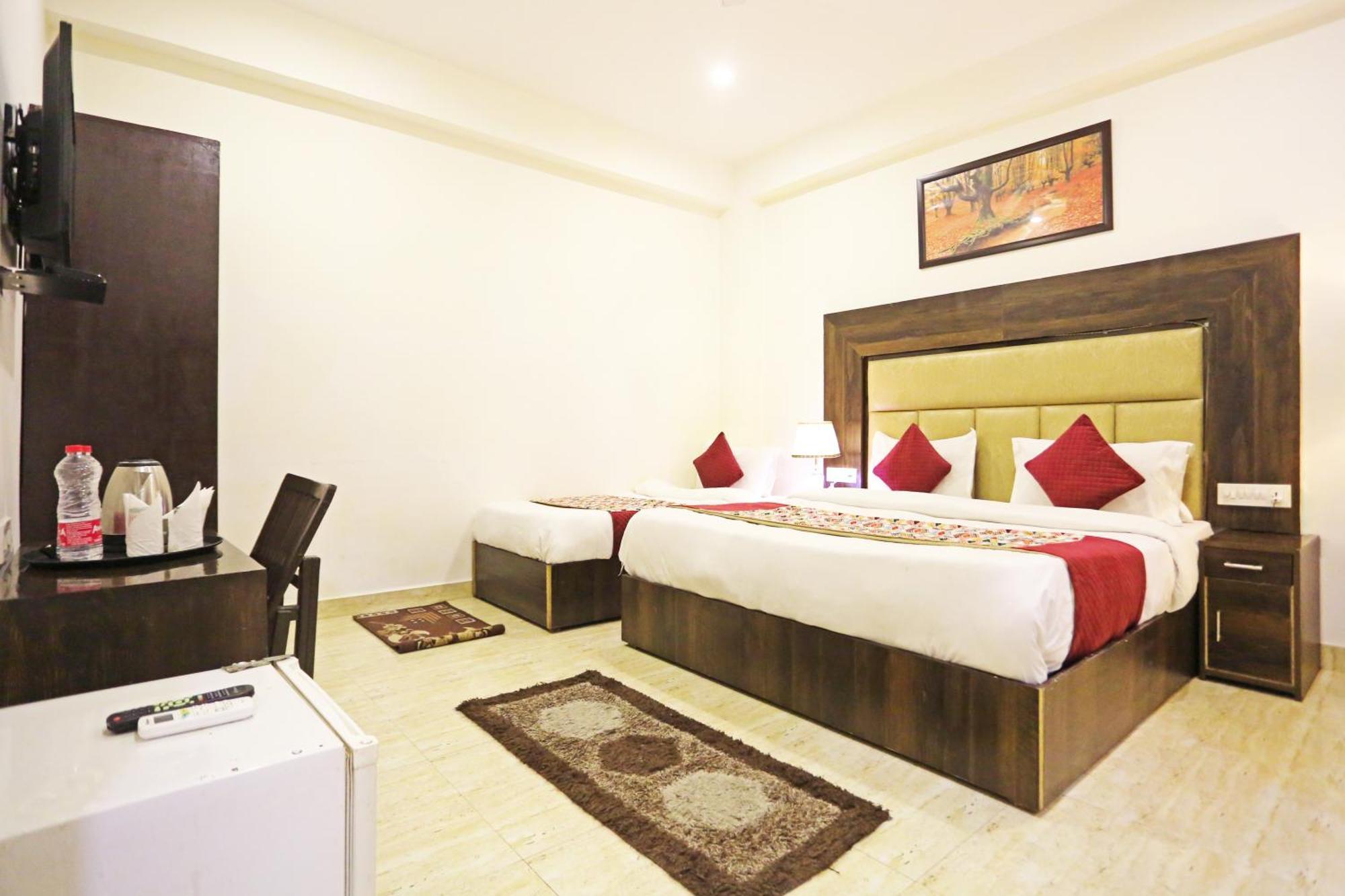 Airport Hotel Kiara - New Delhi Airport 외부 사진
