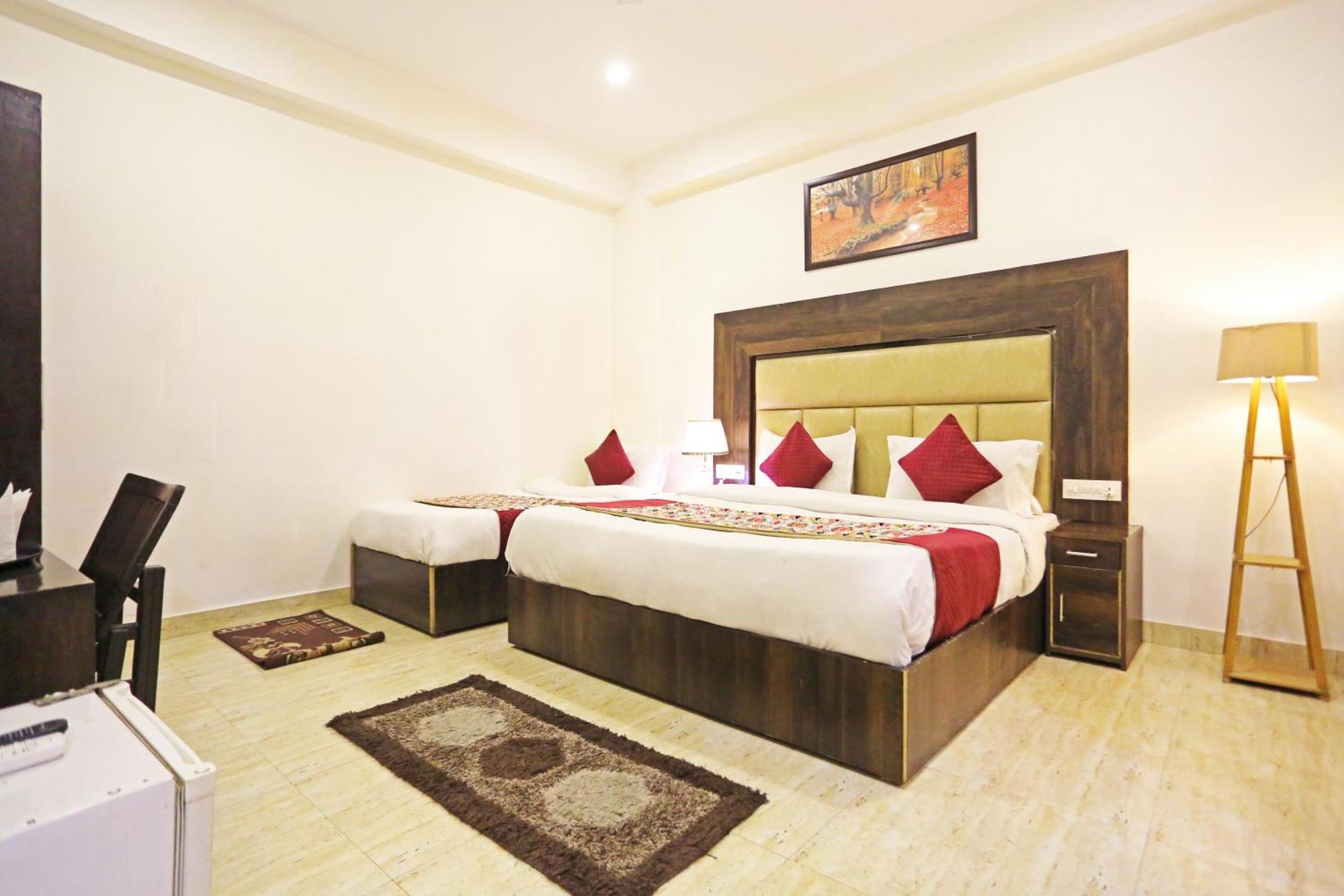 Airport Hotel Kiara - New Delhi Airport 외부 사진