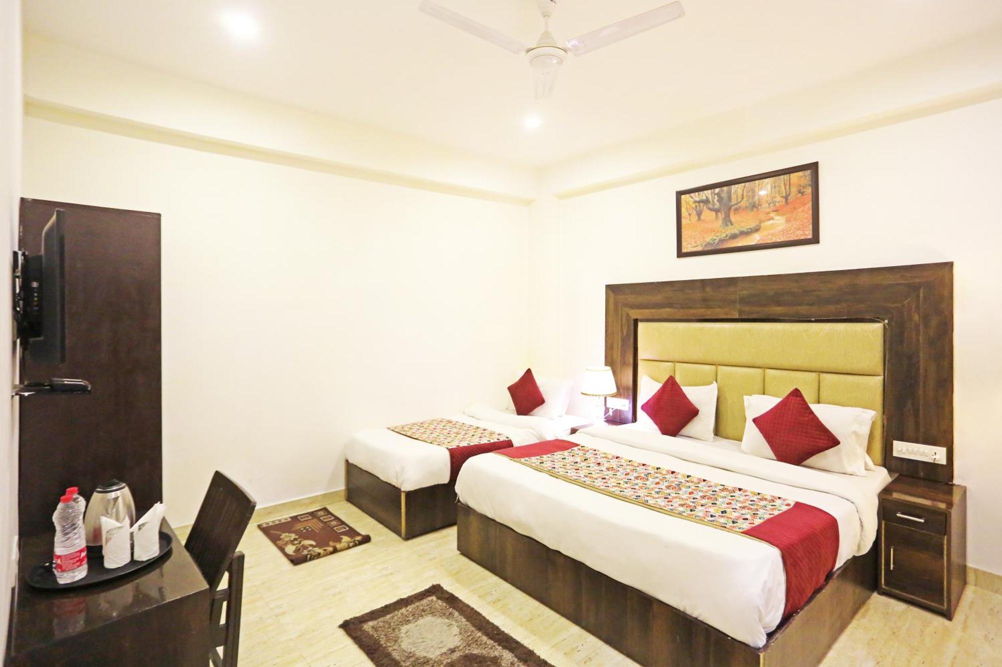 Airport Hotel Kiara - New Delhi Airport 외부 사진
