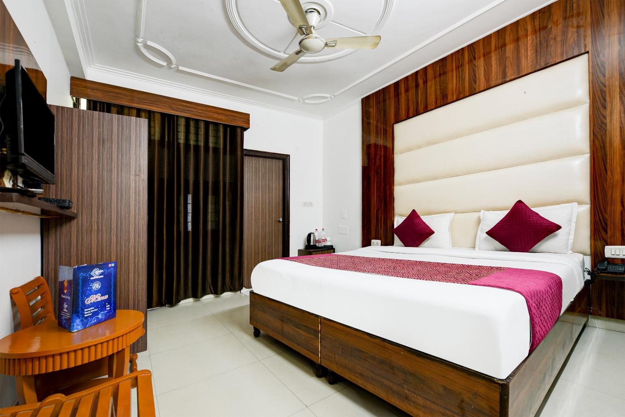 Airport Hotel Kiara - New Delhi Airport 외부 사진