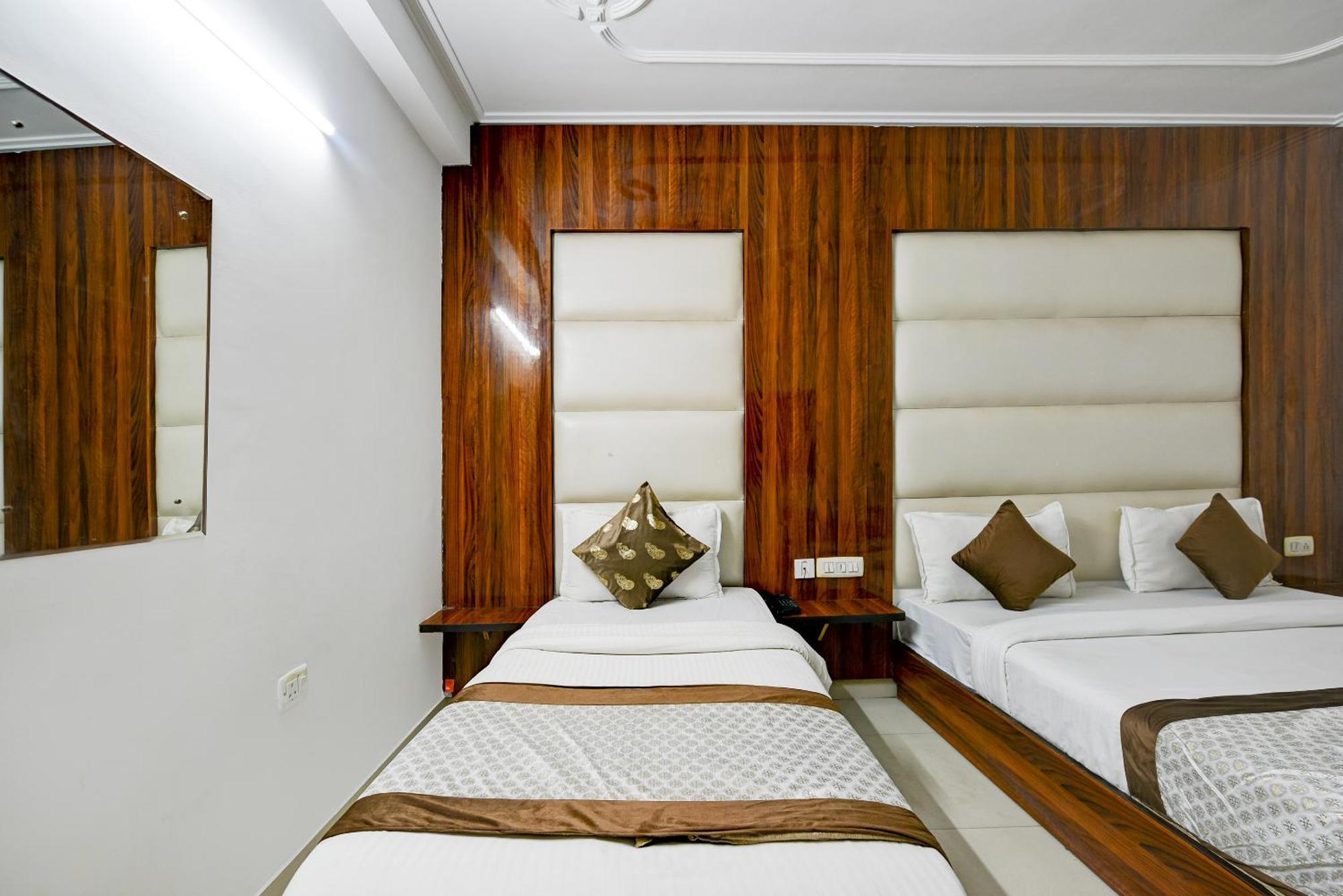 Airport Hotel Kiara - New Delhi Airport 외부 사진