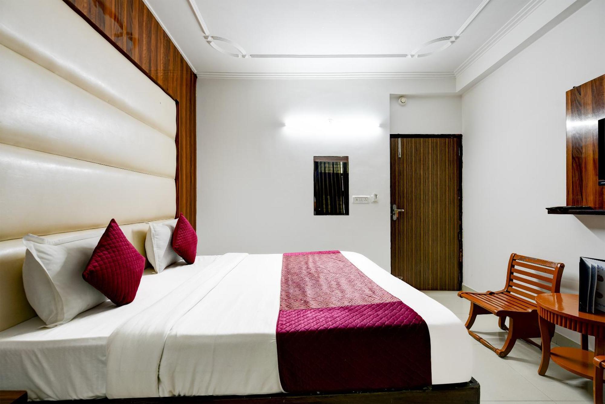 Airport Hotel Kiara - New Delhi Airport 외부 사진
