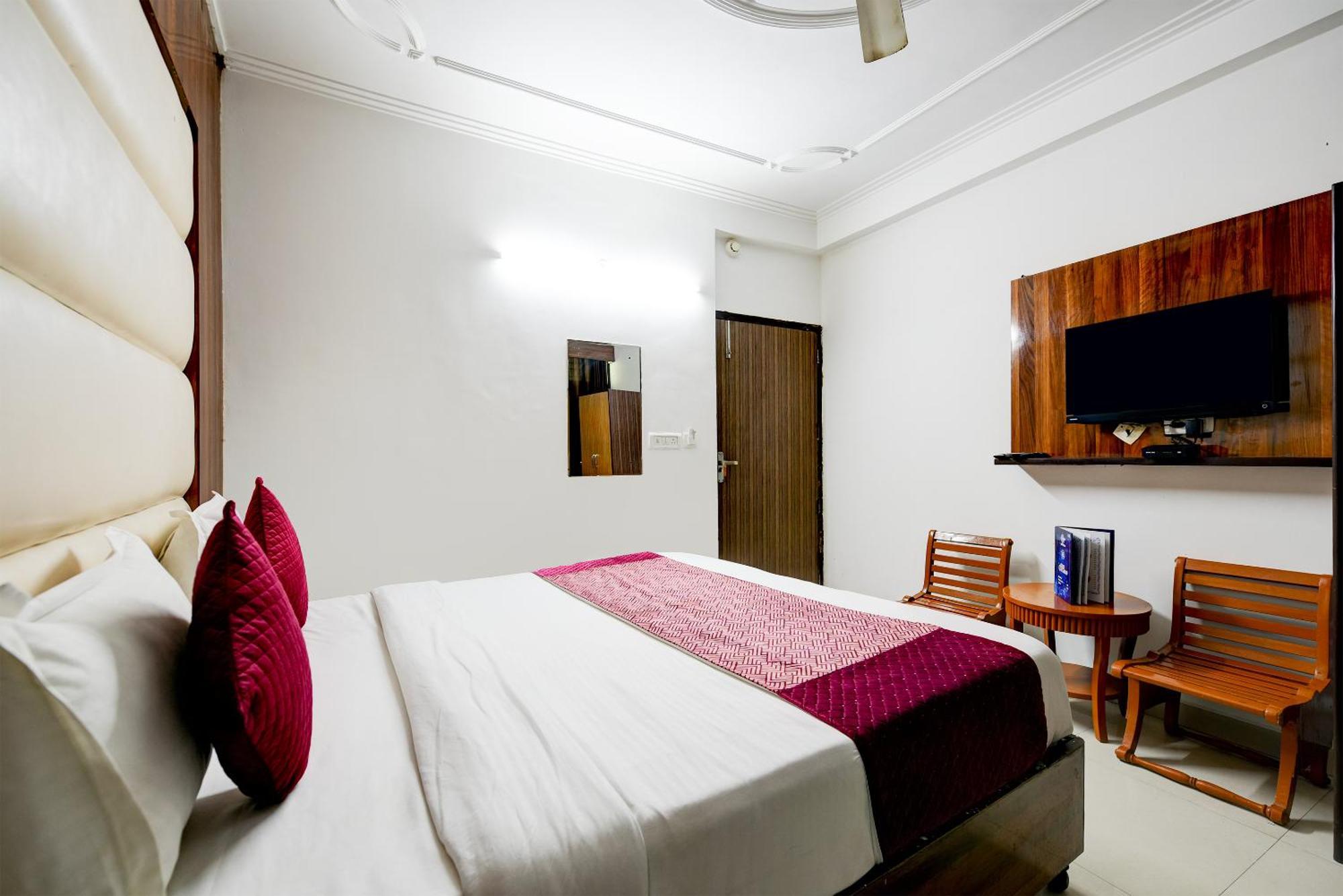 Airport Hotel Kiara - New Delhi Airport 외부 사진