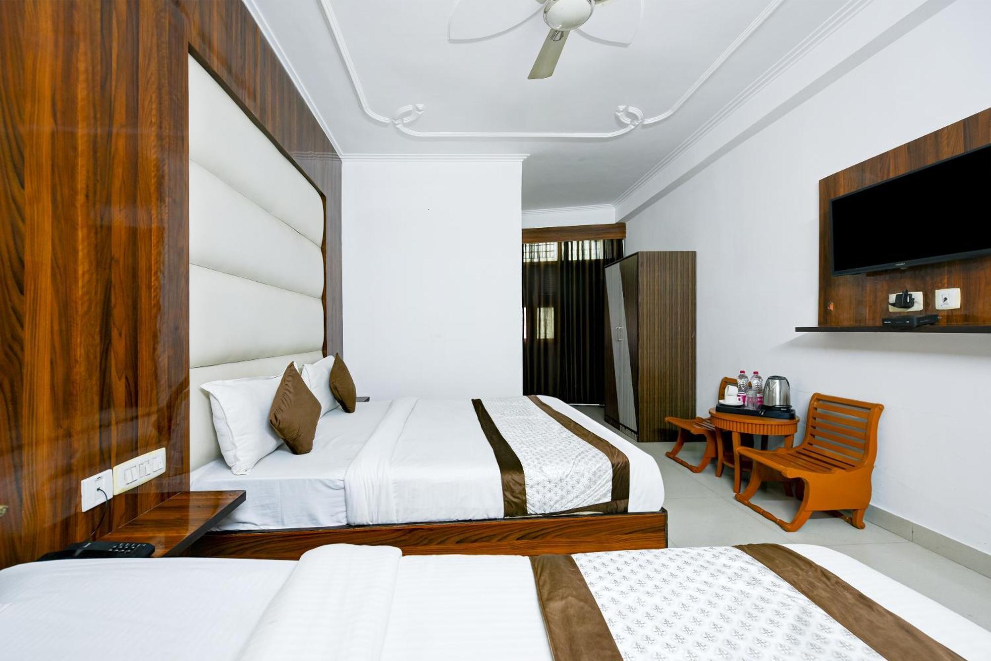 Airport Hotel Kiara - New Delhi Airport 외부 사진