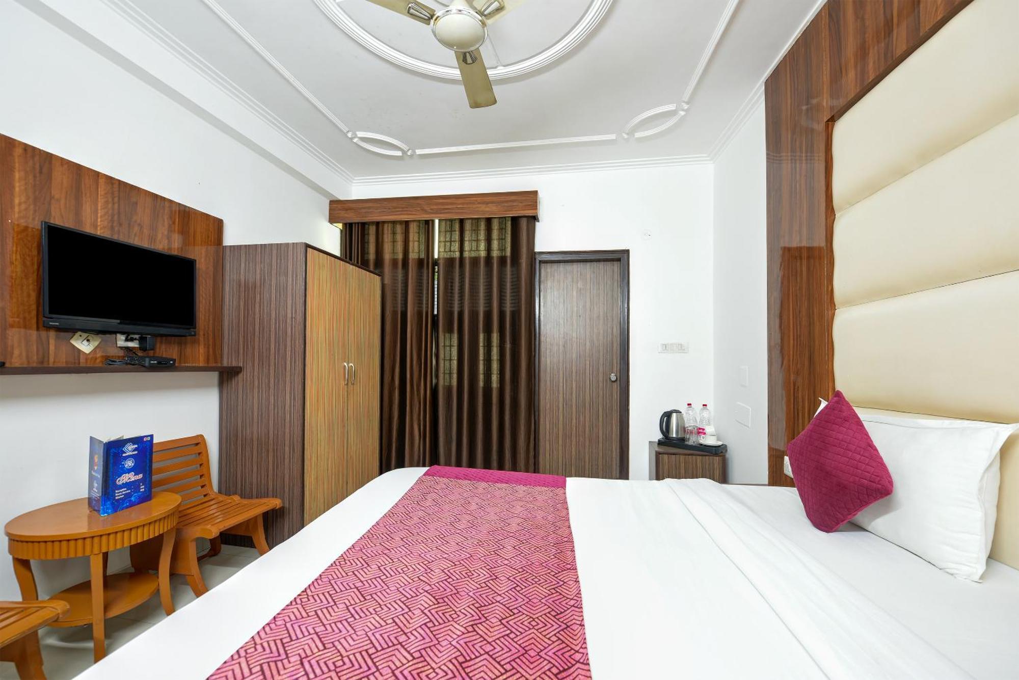 Airport Hotel Kiara - New Delhi Airport 외부 사진