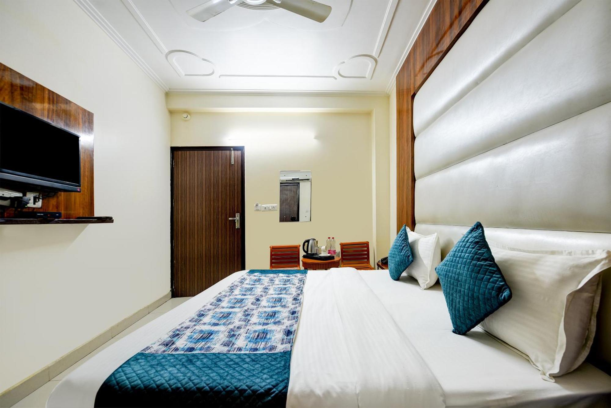 Airport Hotel Kiara - New Delhi Airport 외부 사진