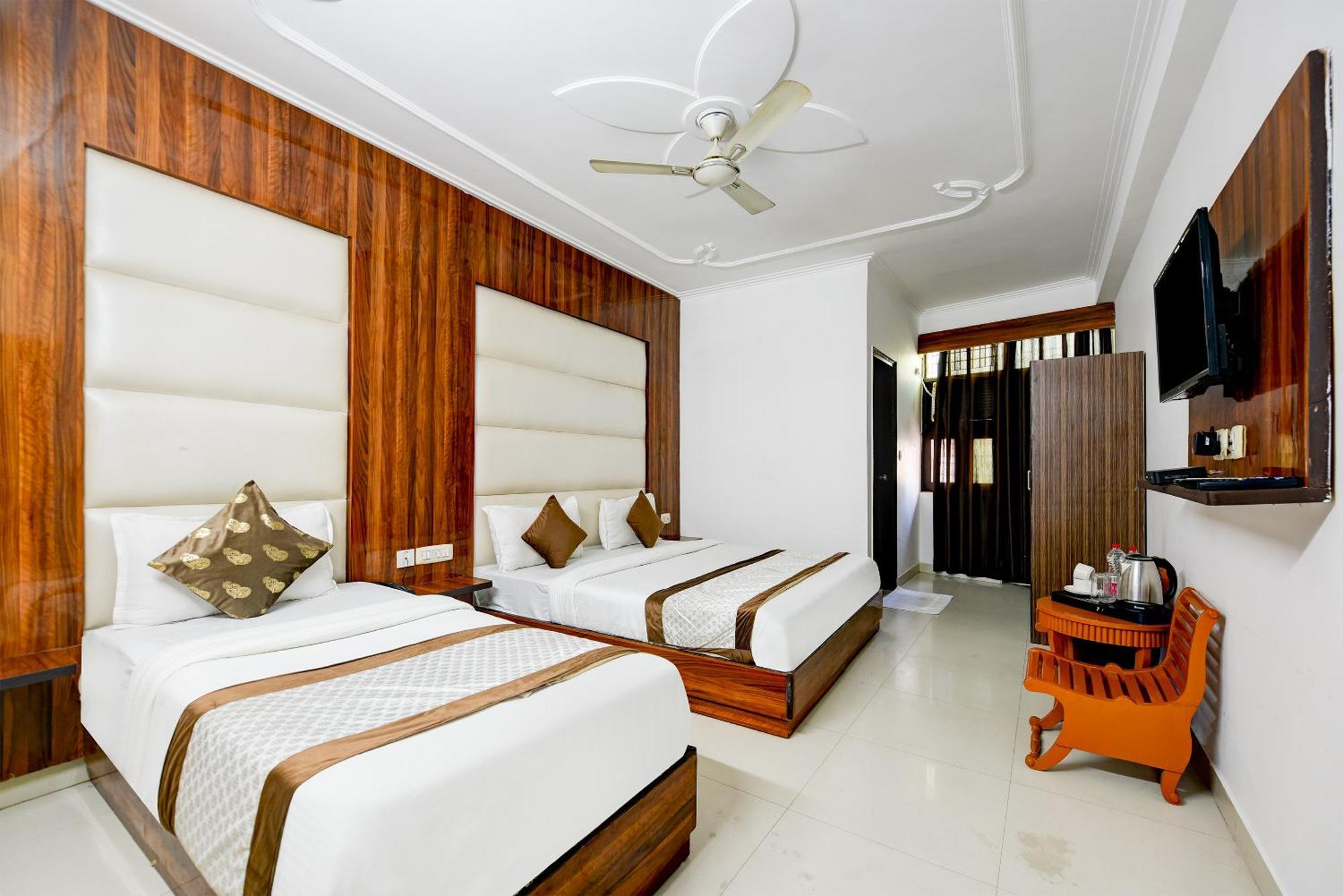 Airport Hotel Kiara - New Delhi Airport 외부 사진